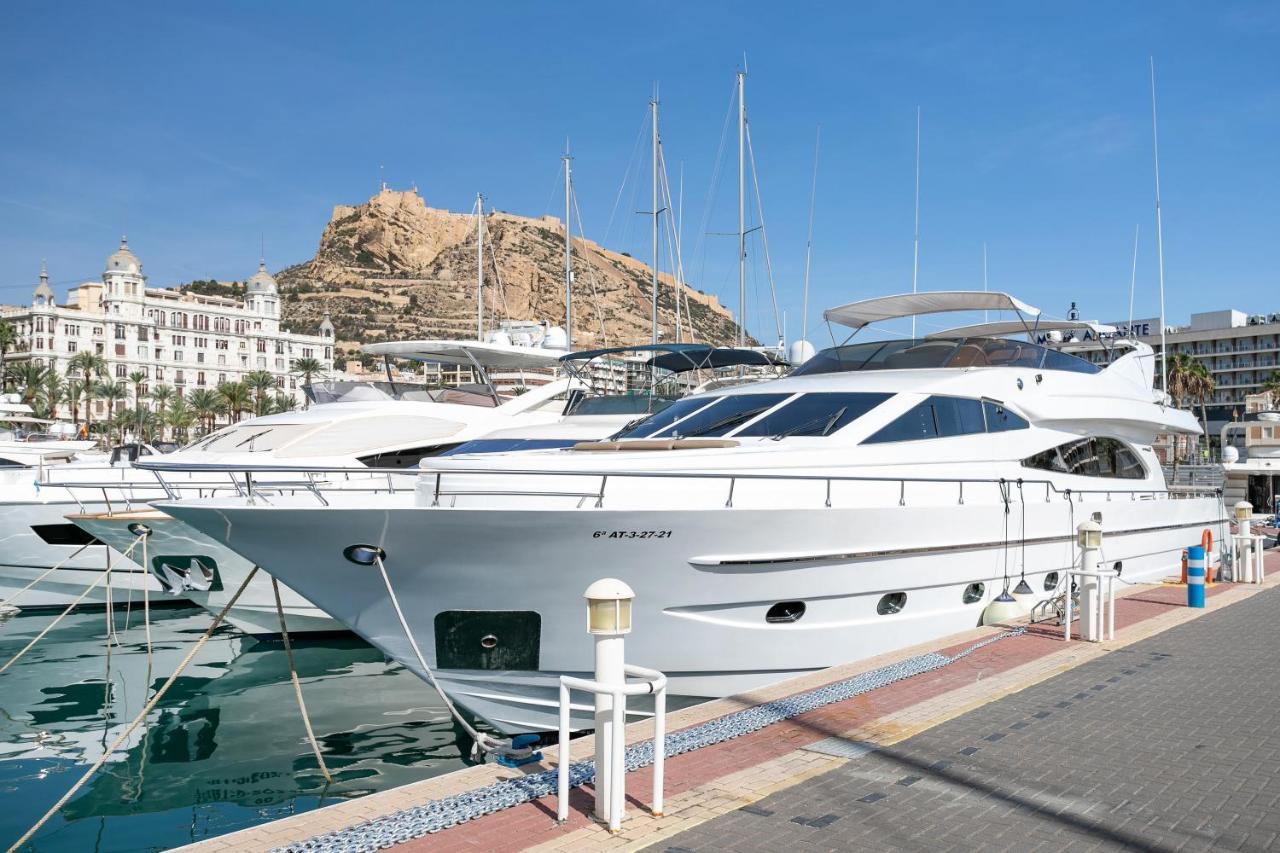 Yate Presidencial Hotel en barco